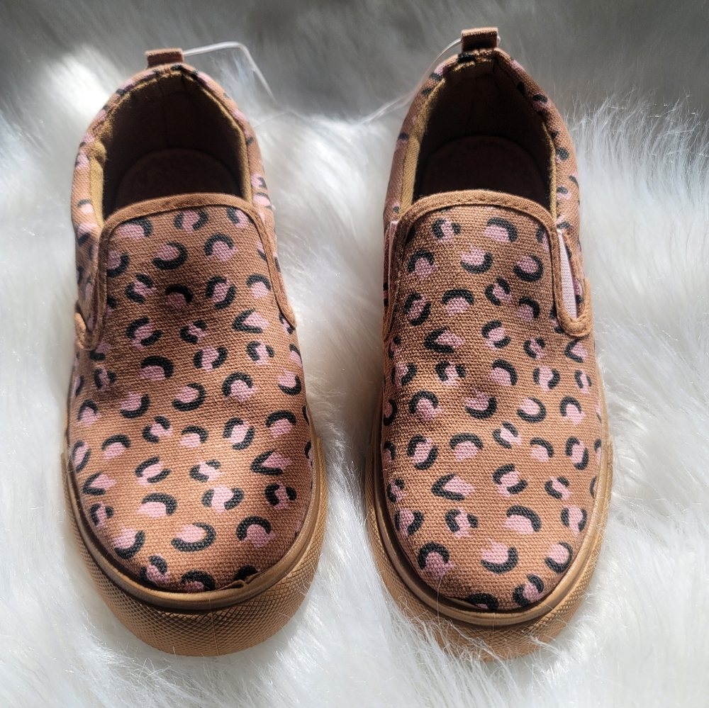 Warm comfy tennis shoes.